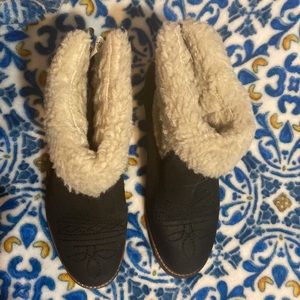 Womens boots by SuperDry! RARE / NWT